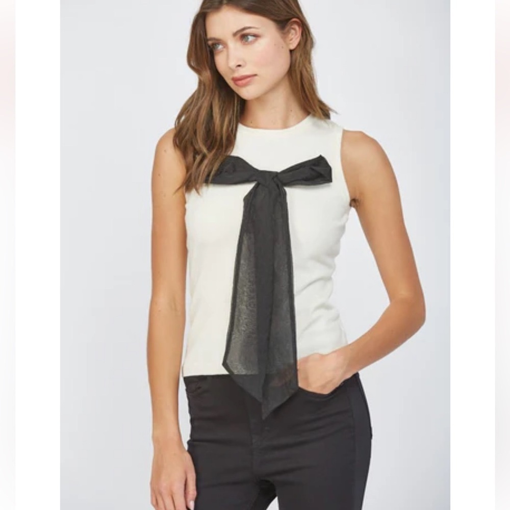 FATE NWT Women’s Sleeveless Lightweight Knit Sweater Top w/Large Bow Sz Small
